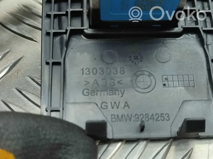 BMW 2 F45 Gniazdo / Złącze USB 8711939