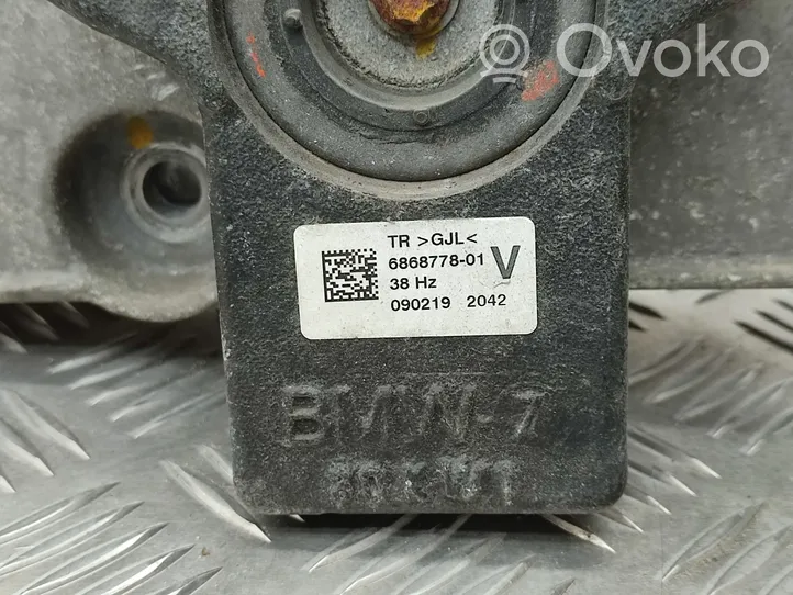 BMW 2 F45 Takatasauspyörästön kannatin 6868778