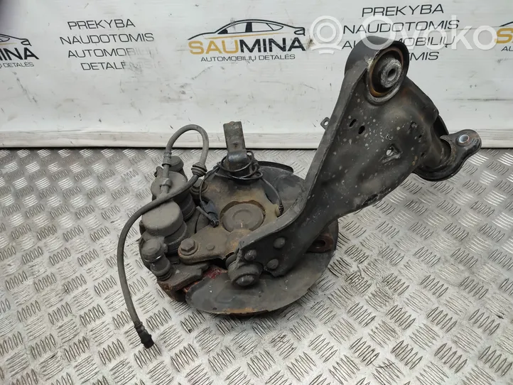 Mercedes-Benz Vito Viano W447 Fuso a snodo con mozzo ruota anteriore A4473309620