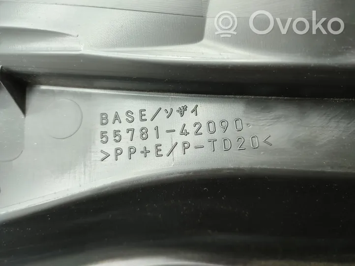 Toyota RAV 4 (XA40) Rivestimento del tergicristallo 5578142090