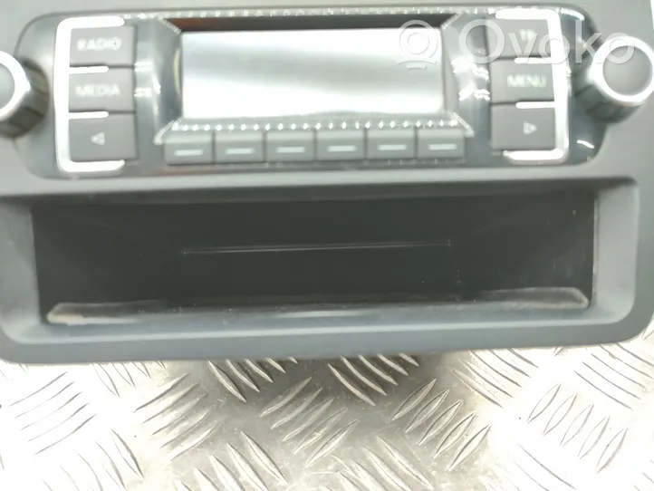 Volkswagen Caddy Radio/CD/DVD/GPS head unit 5K0035156A