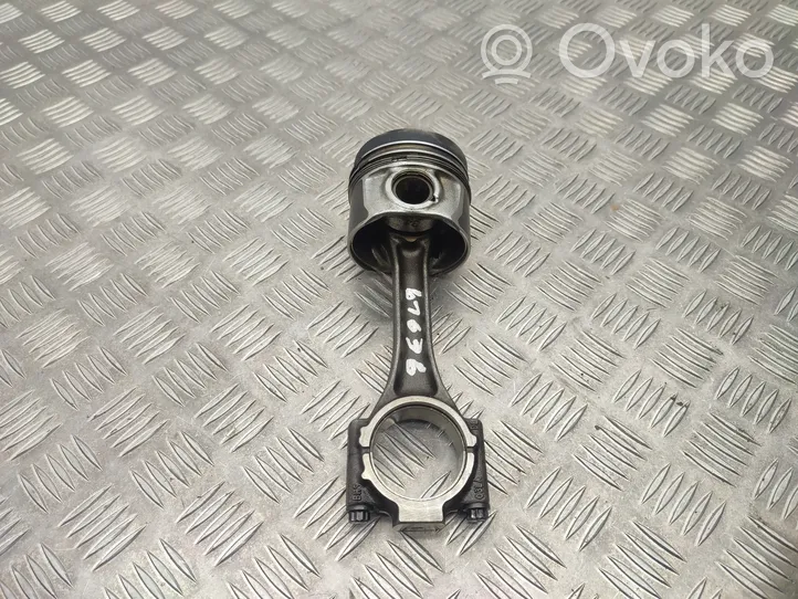 Volkswagen Caddy Piston with connecting rod CAY