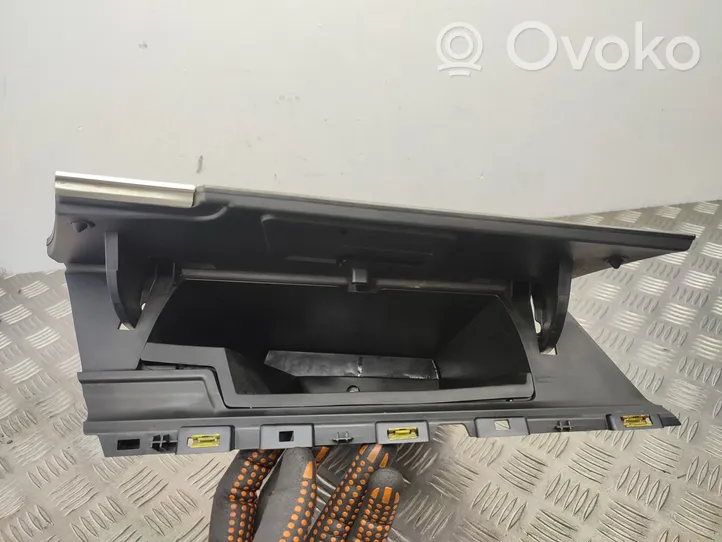 Volkswagen Transporter - Caravelle T7 Glove box 7T1857095A