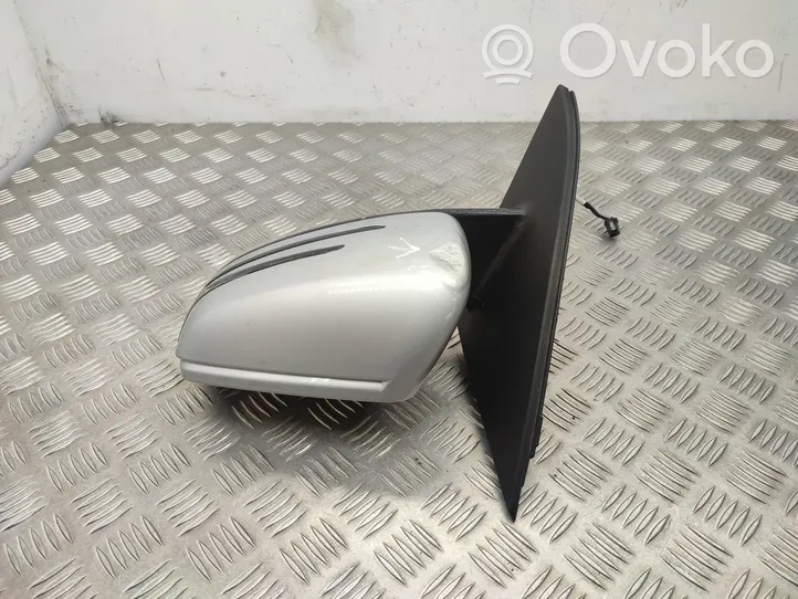 Mercedes-Benz A W176 Front door electric wing mirror A1768100116