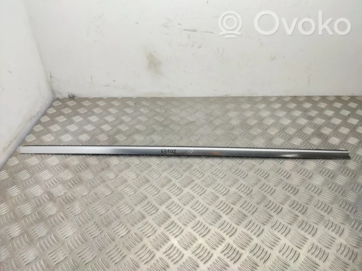 Mercedes-Benz A W176 Moulures des vitres de la porte arrière A1767350182