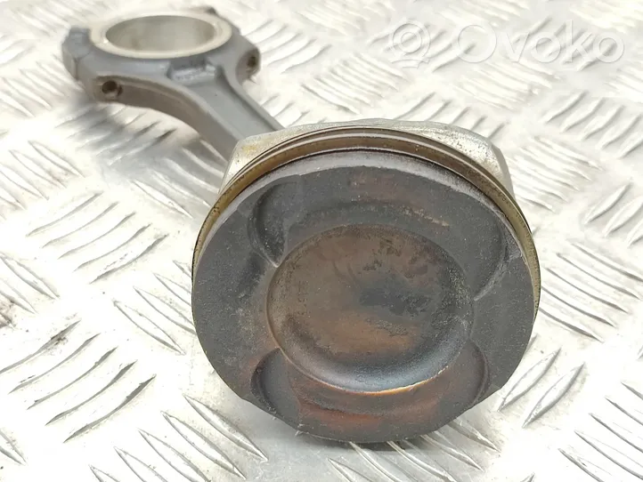 Mercedes-Benz A W176 Piston with connecting rod 