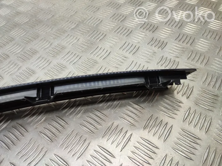 Volkswagen PASSAT B8 Rivestimento modanatura del vetro della portiera posteriore 3G0839901N