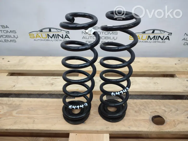 Volkswagen PASSAT B8 Rear coil spring 