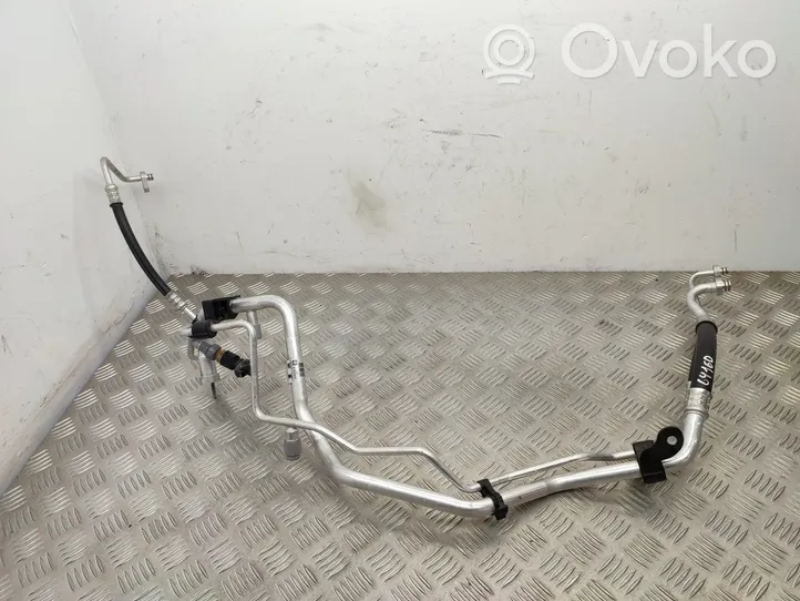 Opel Grandland X Air conditioning (A/C) pipe/hose 9831702080