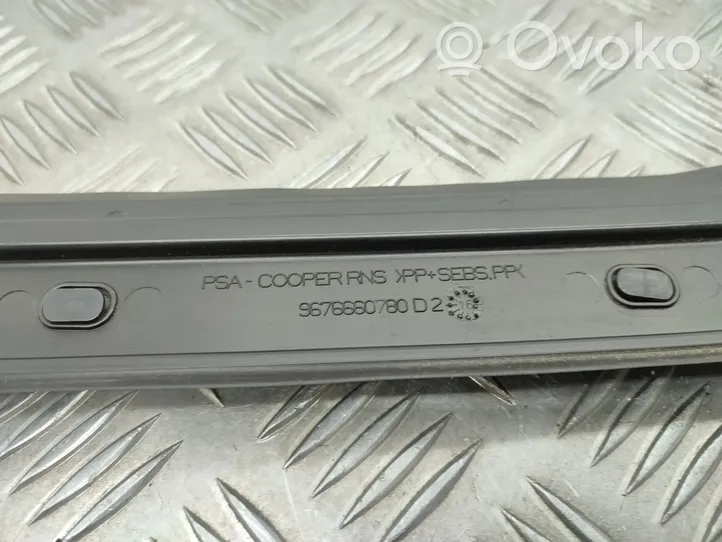 Citroen C4 II Picasso Rivestimento dell’estremità del parafango 9676660780