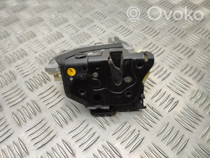 Volkswagen PASSAT B6 Rear door lock 3C4839015A