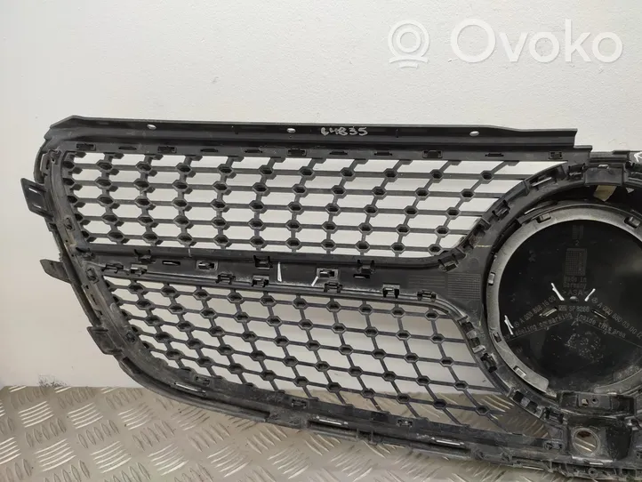 Mercedes-Benz V Class W447 Grille calandre supérieure de pare-chocs avant A0008881600