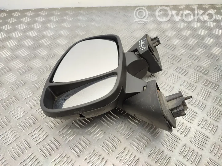 Opel Vivaro Front door electric wing mirror 