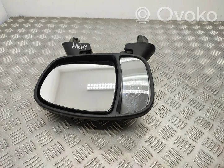 Opel Vivaro Front door electric wing mirror 