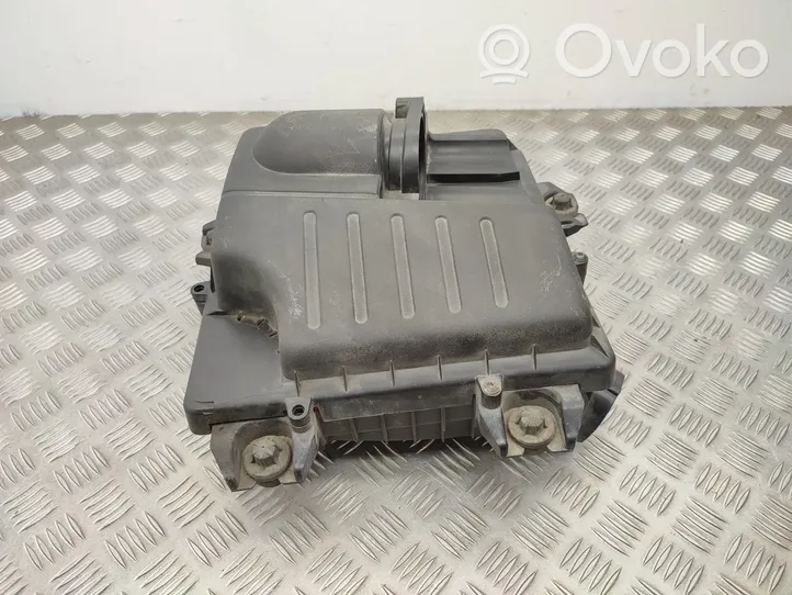 Opel Vivaro Air filter box 8200467321