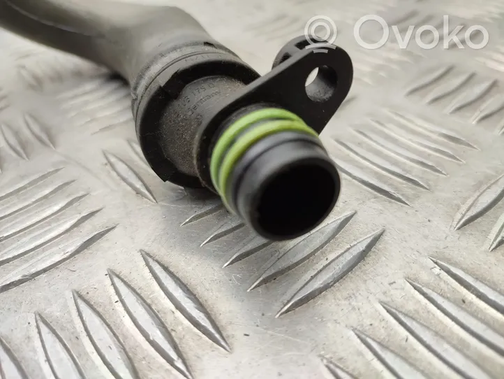 Audi Q2 - Breather hose/pipe 04E103202G