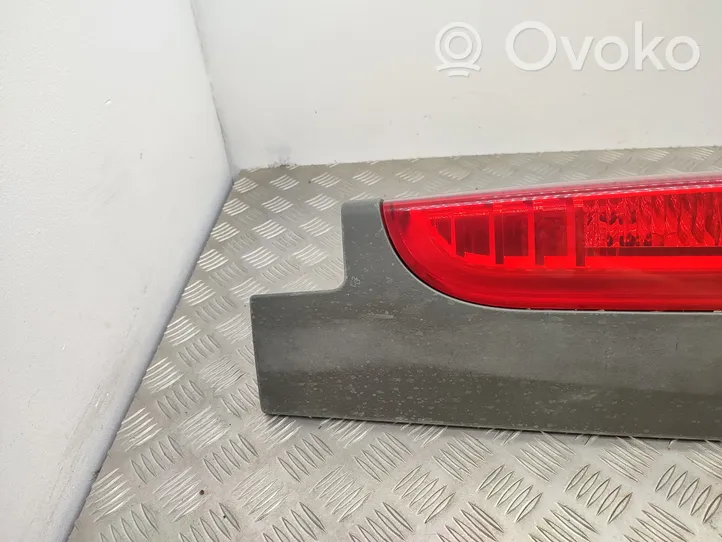 Opel Vivaro Luz trasera/de freno 93857722