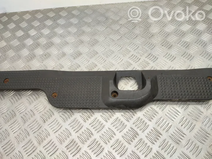 Opel Vivaro Protection de seuil de coffre 8200041774