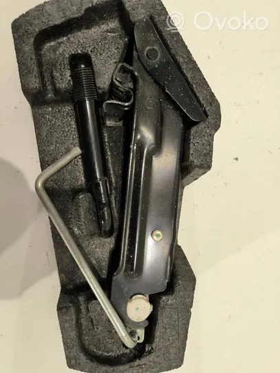 Toyota Aygo AB10 Tool set 243967