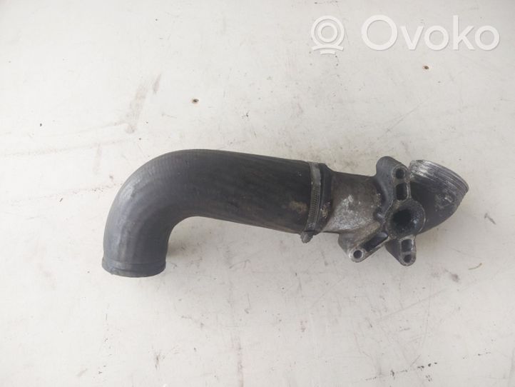 Volvo V70 Tube d'admission de tuyau de refroidisseur intermédiaire 08631538