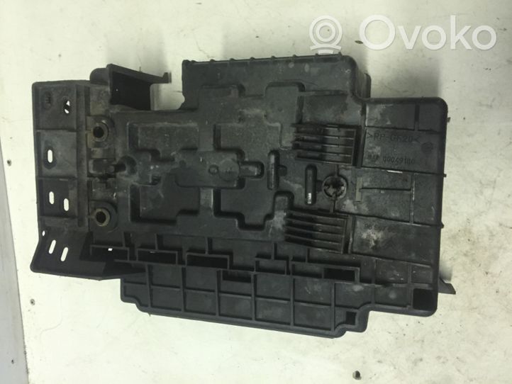 Citroen C3 Support boîte de batterie 9656705880