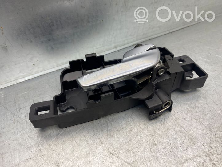 Ford Mondeo MK IV Klamka wewnętrzna drzwi przednich 6M21U22600