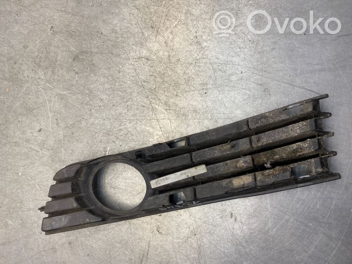 Audi A4 S4 B6 8E 8H Grille antibrouillard avant 6008370