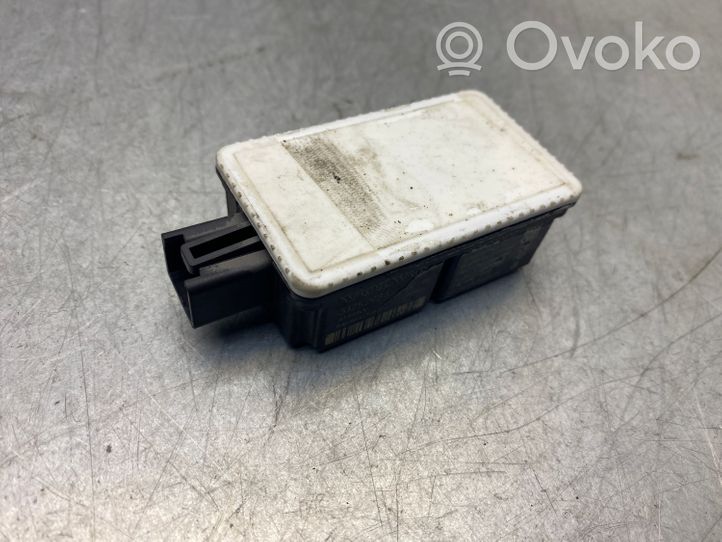 Volvo V50 Oven keskuslukituksen ohjausyksikön moduuli 31252983