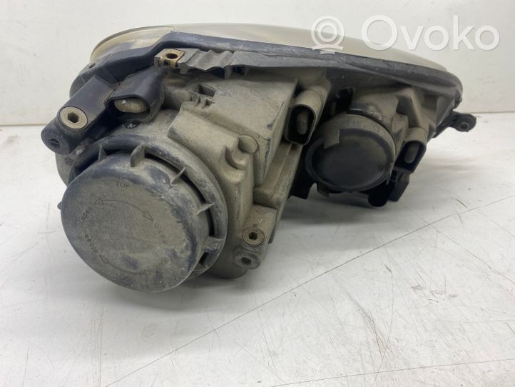 Volkswagen Golf V Phare frontale 3411118L