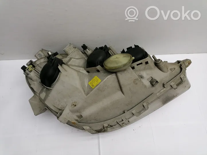 Mercedes-Benz Vaneo W414 Lampa przednia 0301189201