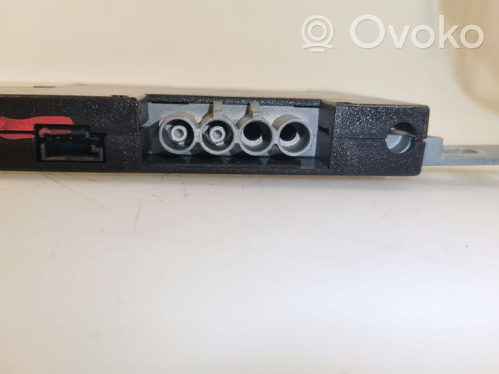 Mercedes-Benz CLK A209 C209 Antenas vadības bloks A2098200889