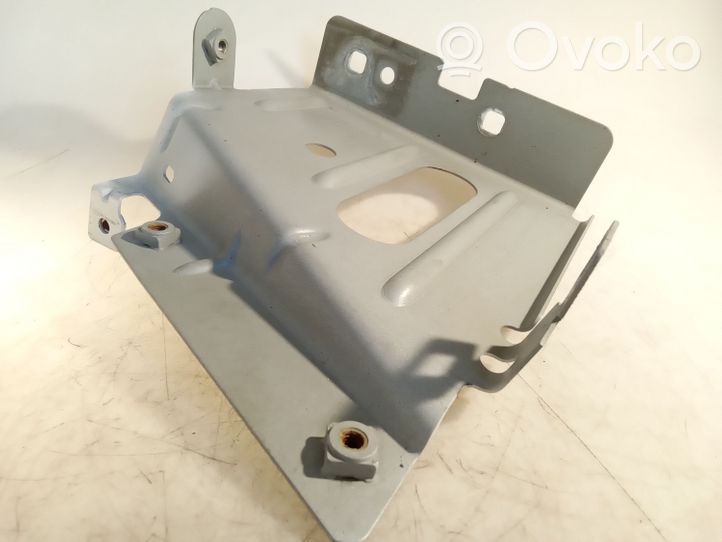 Opel Movano B Support de montage d'aile 03D25312R