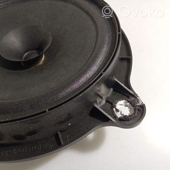 Opel Vivaro Front door speaker 577449