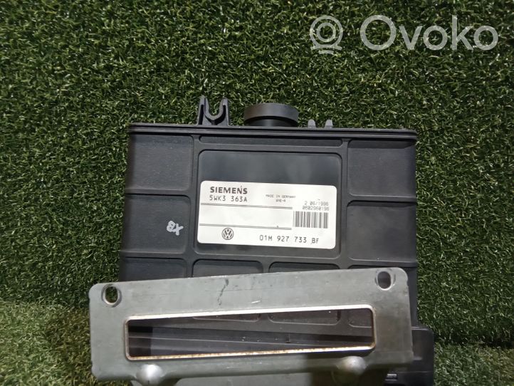 Volkswagen PASSAT B4 Unidad de control/módulo de la caja de cambios 01M927733BF