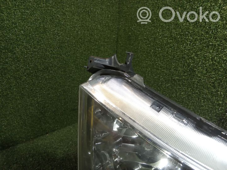 Toyota Land Cruiser (J100) Lampa przednia 451335