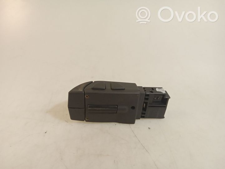 Opel Vivaro Muut kytkimet/nupit/vaihtimet 255522448R