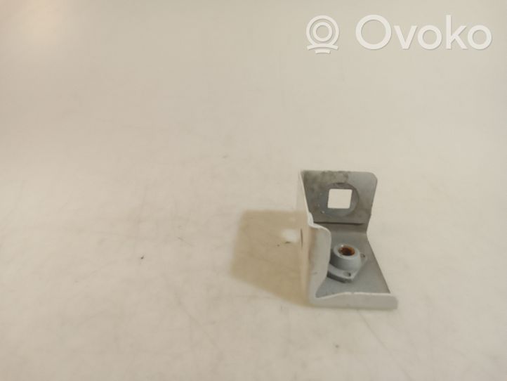 Renault Master III Fender mounting bracket 625250003R