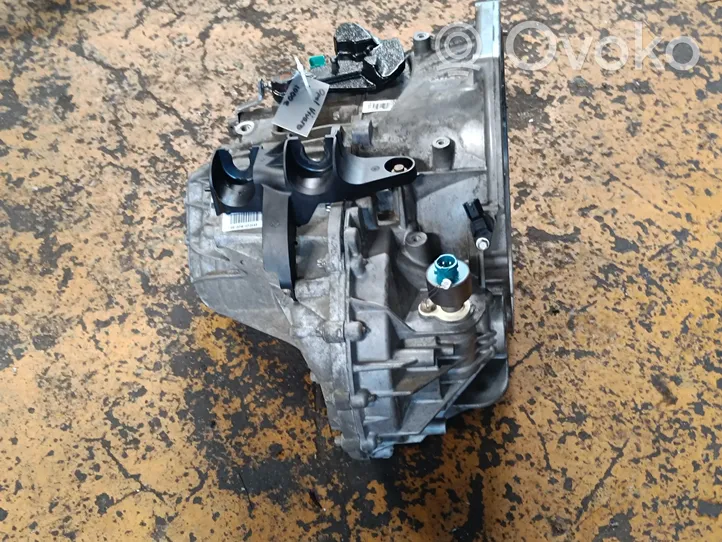 Opel Vivaro Manual 6 speed gearbox PF6043