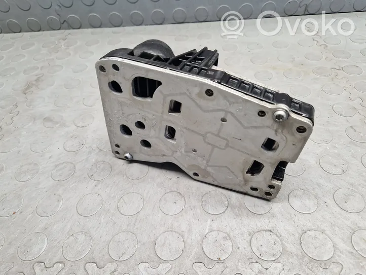 BMW 3 E90 E91 Oil filter mounting bracket 70377932