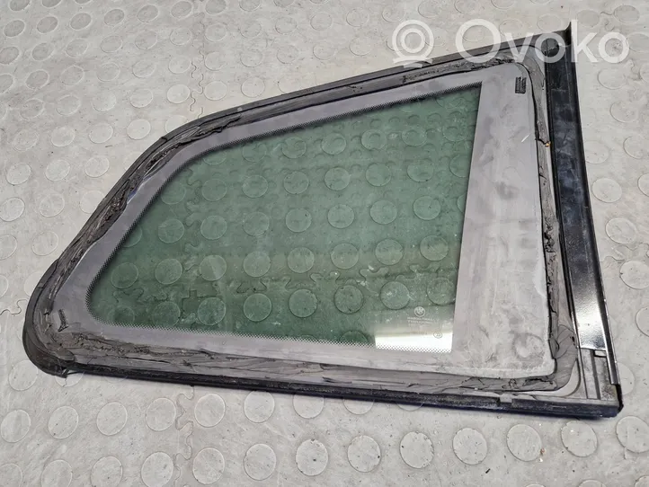 BMW X3 E83 Fenêtre latérale avant / vitre triangulaire 43R-00104