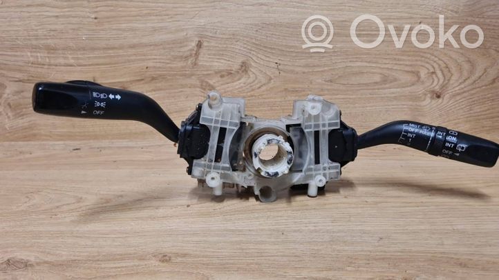 Mazda 323 F Commodo, commande essuie-glace/phare 17B122