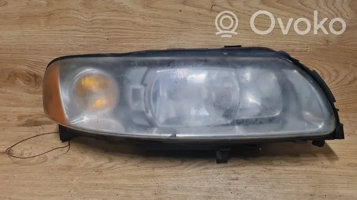 Volvo XC70 Lampa przednia 30784256