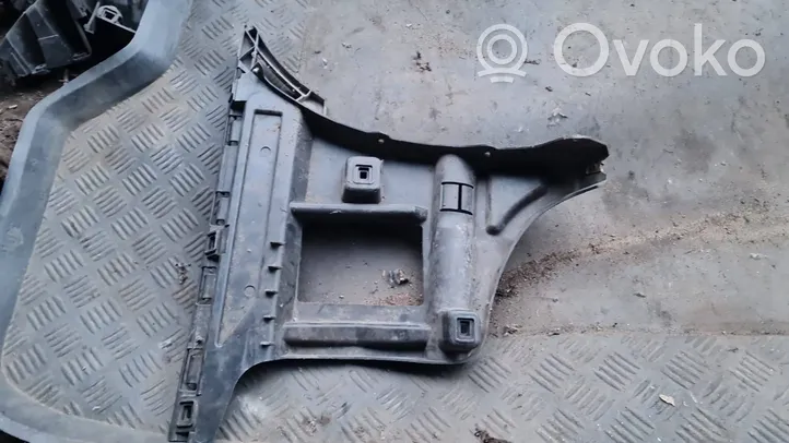 Volvo V70 Staffa di rinforzo montaggio del paraurti posteriore 08693382