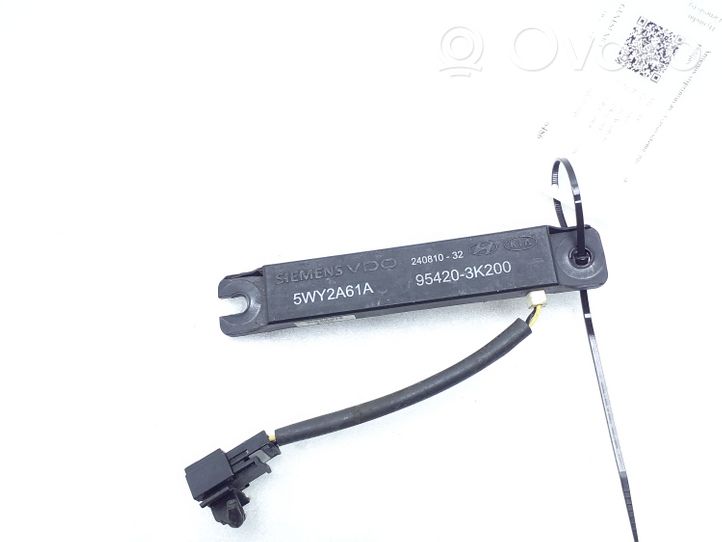 Hyundai Genesis Amplificatore antenna 5WY2A61A