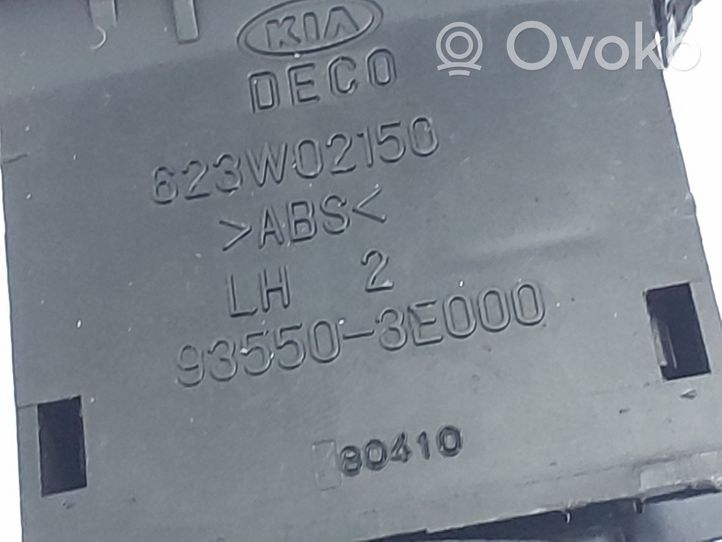 KIA Sorento Przełącznik / Przycisk otwierania klapy bagażnika 935503E000
