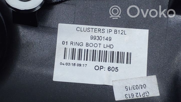 Nissan Pulsar Gear shifter surround trim plastic 9930149