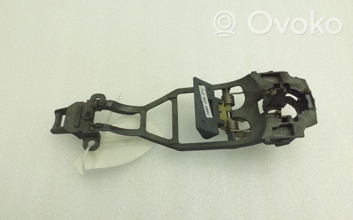 Porsche Cayenne (9PA) Maniglia esterna/staffa portiera anteriore 7L0837886C