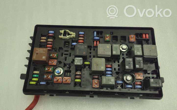 Chevrolet Cruze Fuse box set 13222782