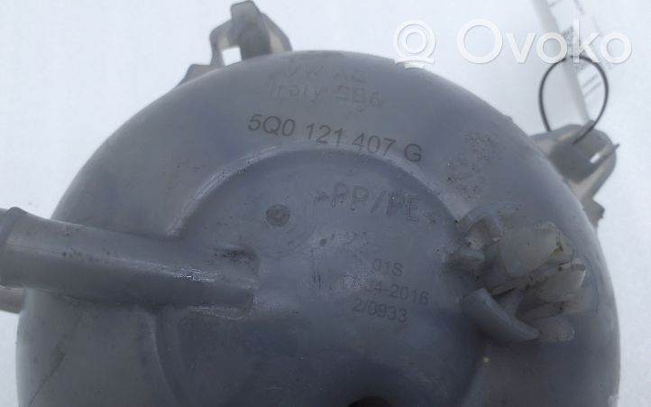 Volkswagen PASSAT B8 Coolant expansion tank/reservoir 5Q0121407G