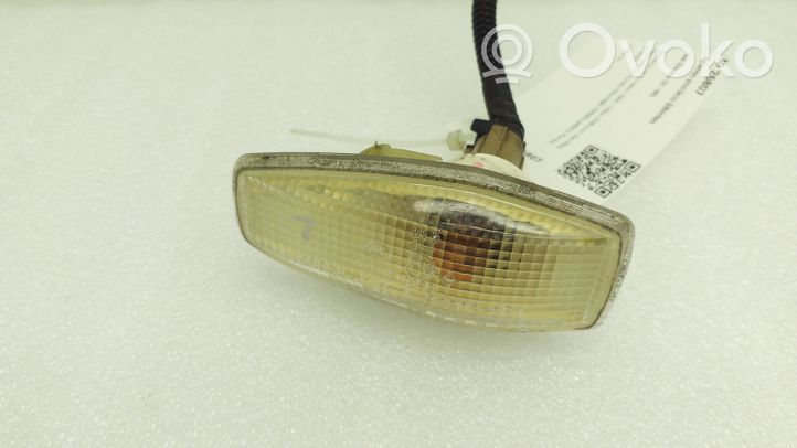 KIA Sorento Front fender indicator light 923033B1